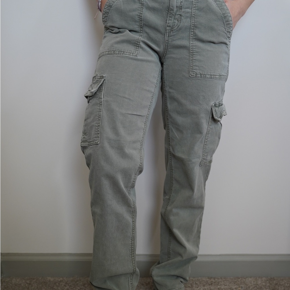 Women’s American Eagle Green Cargo Pants – Size 4